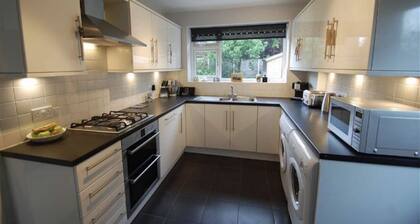 Encantadora casa de pueblo en Bramhall cerca de Manchester