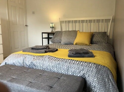 Charming Village house in Bramhall near Manchester