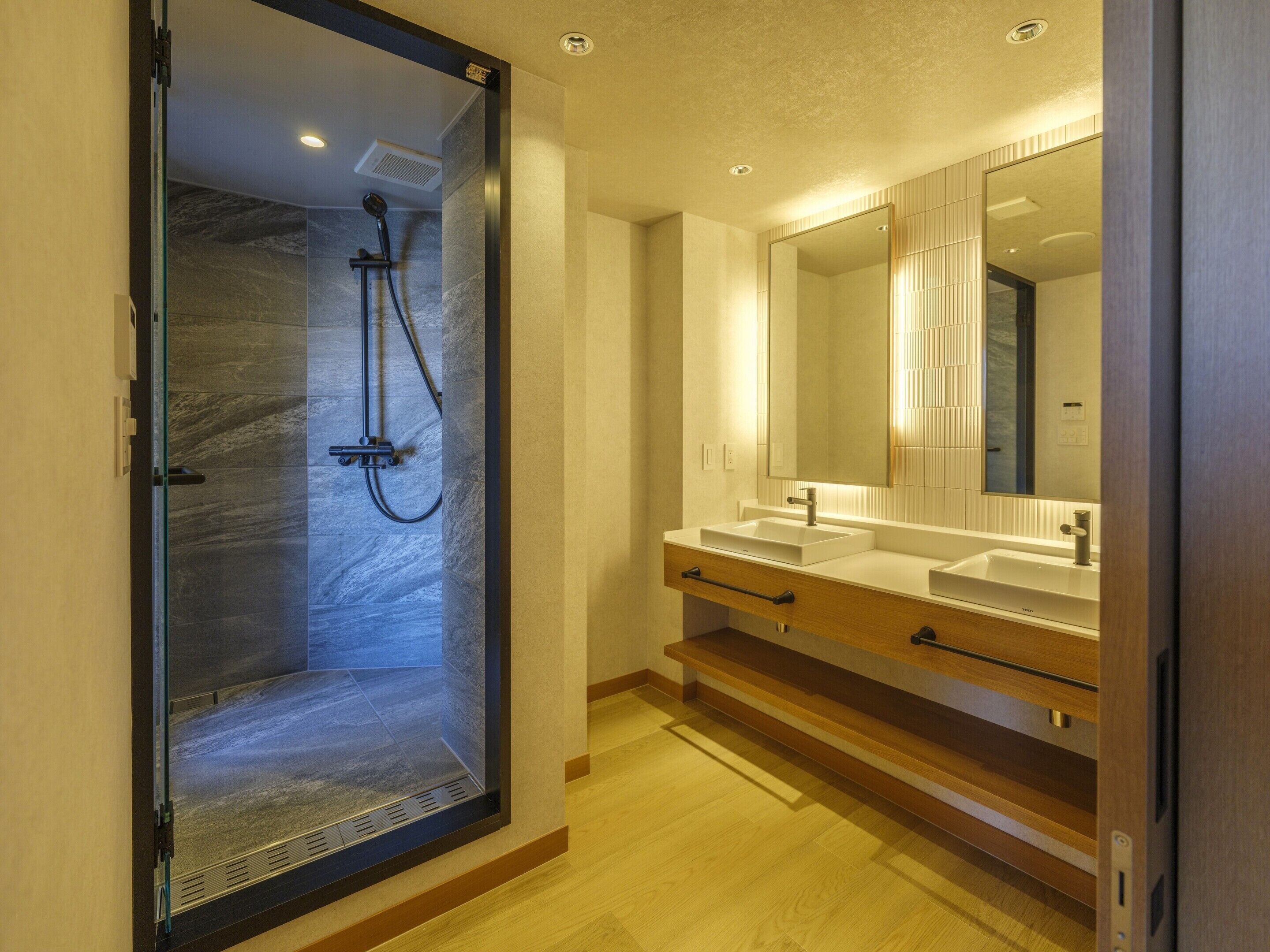 separate bathtub and shower, deep-soaking bathtub, free toiletries