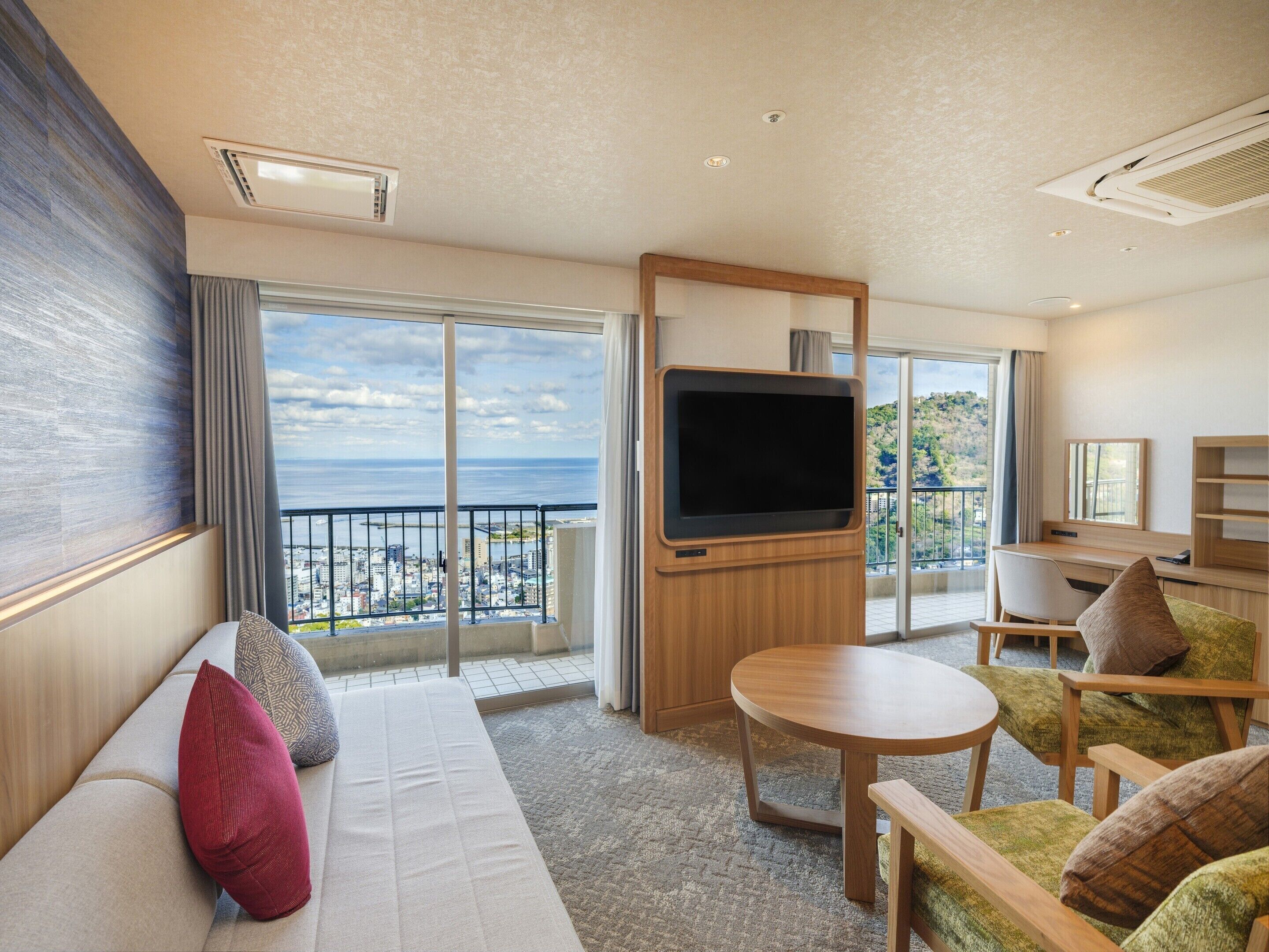 1 bedroom, in-room safe, desk, free wifi