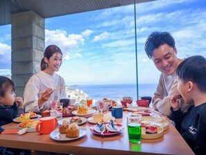 Tägliches Frühstücksbuffet (2500 JPY pro Person)