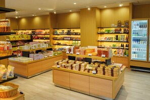Gift shop - Kamenoi Hotel Atami (Atami)