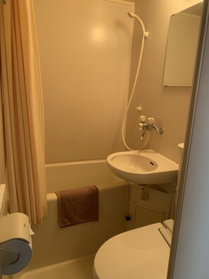 Ducha y bañera combinadas y bañera profunda