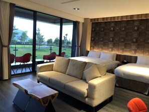 Deluxe Quadruple Room (1201) | Desk, blackout drapes, soundproofing, free WiFi - Tan Villa (Taitung)