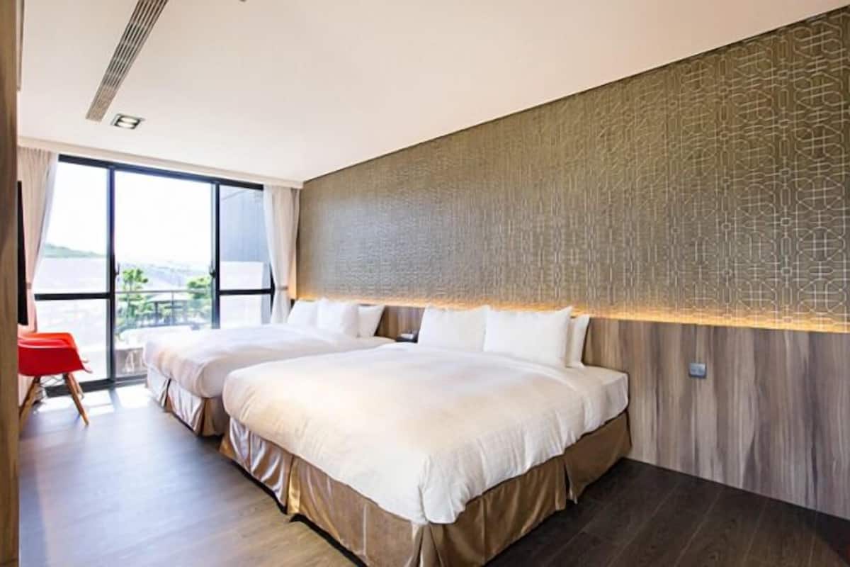 Habitación cuádruple estándar (1301) | Escritorio, cortinas opacas, sistema de insonorización y wifi gratis