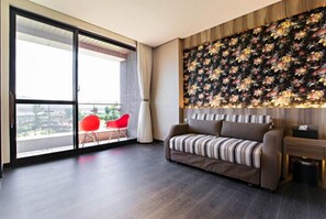 Deluxe Double Room (1302.1303) | Desk, blackout curtains, soundproofing, free WiFi