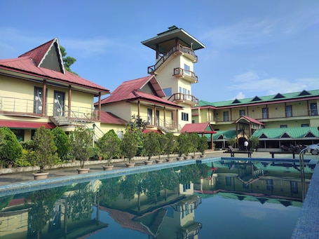 Indoor pool, outdoor pool