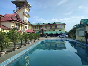 Indoor pool, outdoor pool
