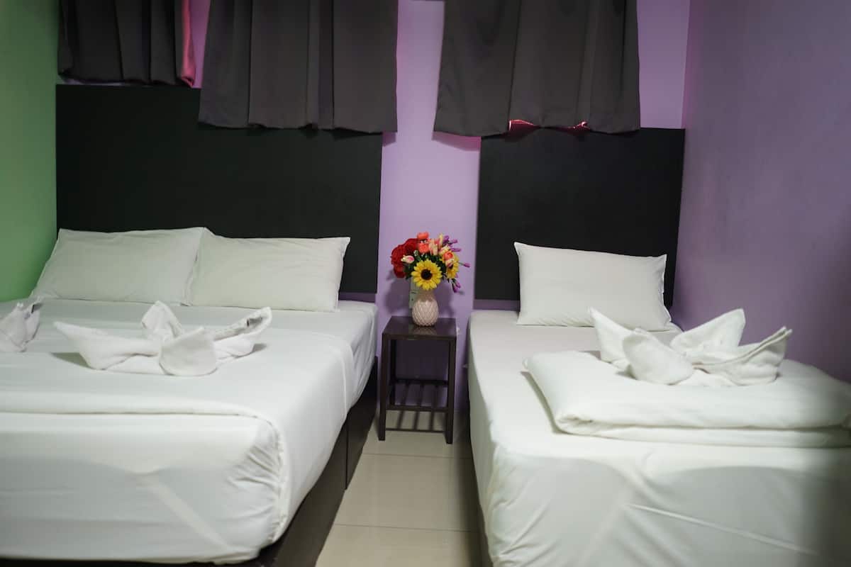 Quarto família (Standard) | Roupas de cama premium, escrivaninha, ferros/tábuas de passar roupa