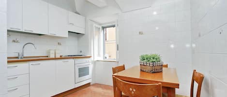 Appartamento, 1 camera da letto | Cucina privata | Frigorifero con congelatore, microonde, forno, piano cottura