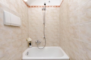 Apartment, 1 Schlafzimmer | Badezimmer