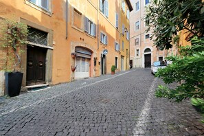 Exterior - Clementina Charme - My Extra Home (Rome)