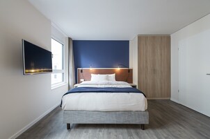 Relax Living Single | Ropa de cama hipoalergénica, escritorio, cortinas opacas