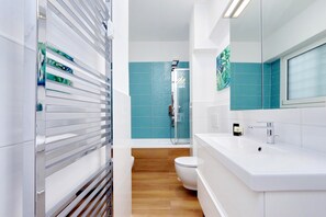 Apartment, 2 Bedrooms, City View | Bathroom | Deep soaking tub, rainfall showerhead, hair dryer, bidet - Cozy Domar - My Extra Home (Rome)