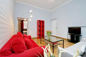 Apartment, 1 Schlafzimmer | Wohnbereich | Flachbildfernseher