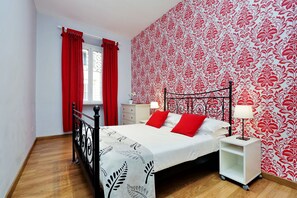 Apartment, 1 Schlafzimmer | Bügeleisen/Bügelbrett, Babybetten, kostenloses WLAN, Bettwäsche