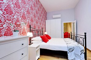 Apartment, 1 Schlafzimmer | Bügeleisen/Bügelbrett, Babybetten, kostenloses WLAN, Bettwäsche