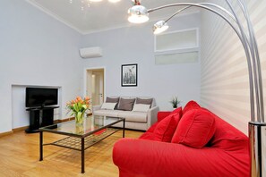 Apartment, 1 Schlafzimmer | Wohnbereich | Flachbildfernseher