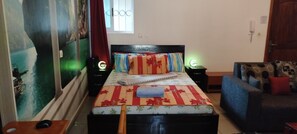 1 chambre, bureau, fer et planche Ă repasser, Wi-Fi gratuit