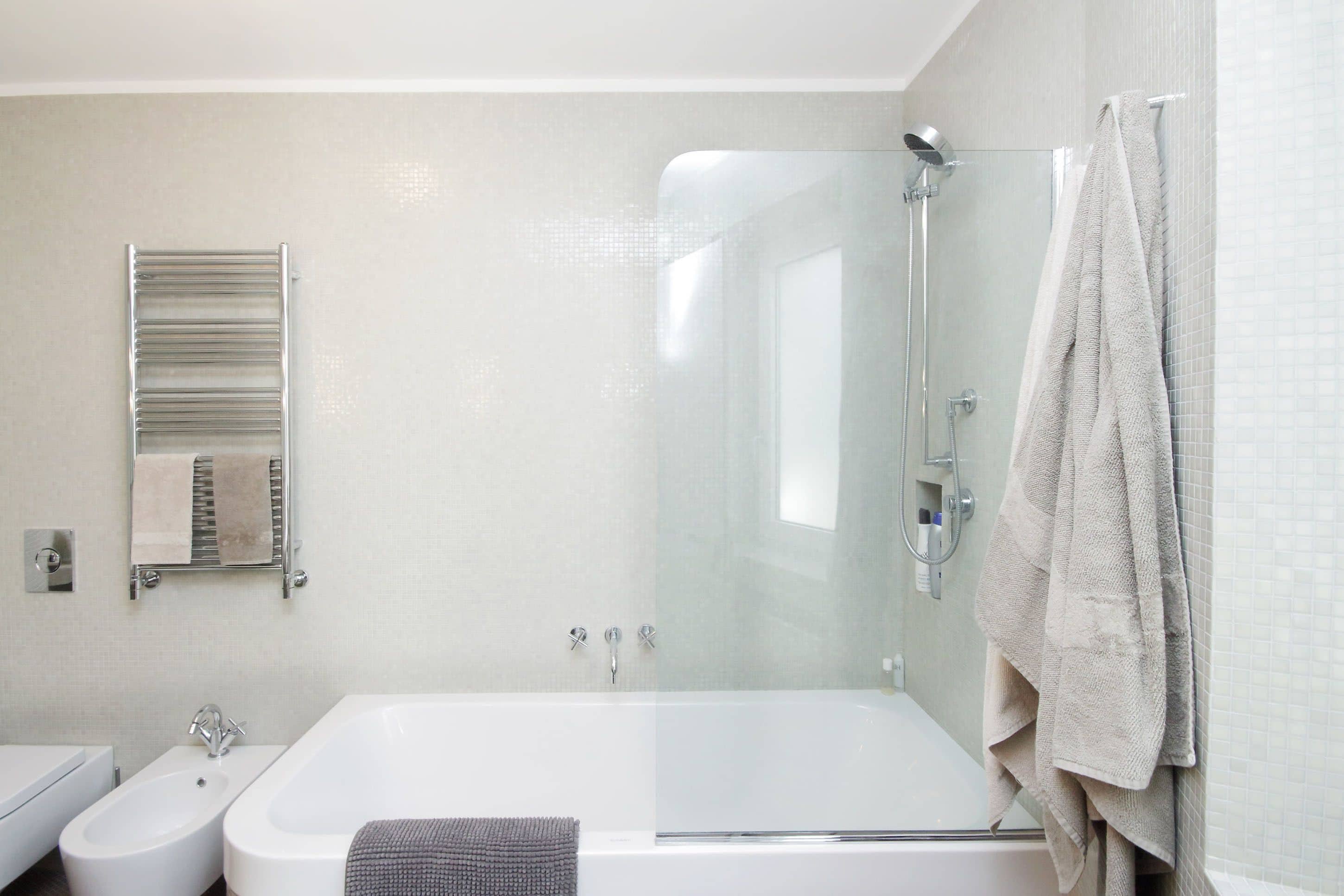 Apartment, 2 Bedrooms, City View | Deep soaking bathtub