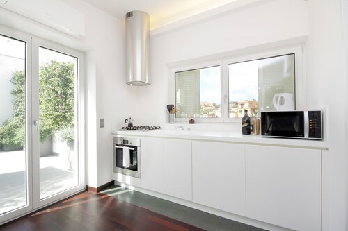 Crispi Luxury Apartments with Terrace - My Extra Home