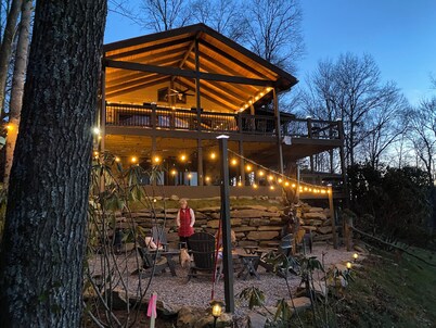 Recientemente renovado, que admite mascotas, Lakeview Home en Beautiful Cashiers NC