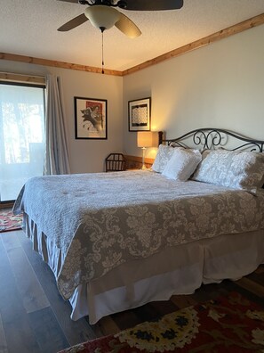 3 bedrooms, iron/ironing board, travel crib, free WiFi