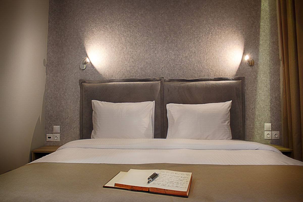 In-room safe, desk, laptop workspace, free cots/infant beds