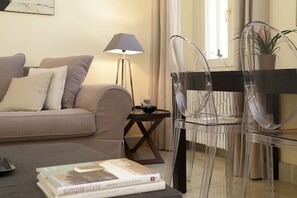 Apartment, 2 Bedrooms | Living room | Flat-screen TV - Crispi Luxury Apartments - My Extra Home (Rome)