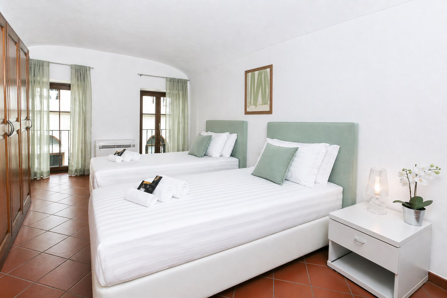 Apartment, 2 Bedrooms | 2 bedrooms, individually decorated, individually furnished