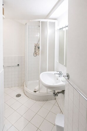 Apartment, 2 Bedrooms | Bathroom | Shower, rainfall showerhead, hair dryer, bidet - Fiorentini Charme - My Extra Home (Rome)