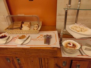 Free daily buffet breakfast - Hotel AVN Grand (Ranchi)