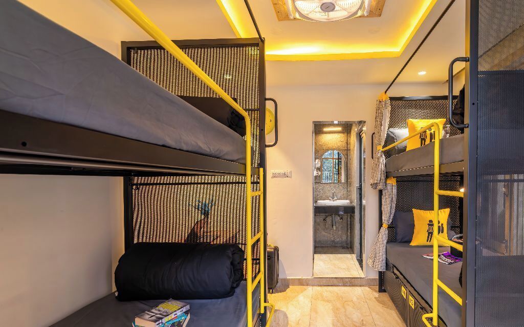 Gemeinsamer Classic-Schlafsaal | Laptopgeeigneter Arbeitsplatz, schallisolierte Zimmer, kostenloses WLAN