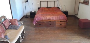 Desk, blackout curtains, free WiFi, bed sheets