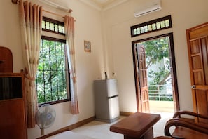 Casa, 2 quartos, sacada (Moon) | Sala de estar | TV de tela plana