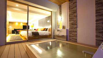 Traditional Room, Non Smoking (w/oak, 2F, JP-Wstrn, OpenAirHotspring) | Bathroom | Combined shower/bathtub, free toiletries, hair dryer, slippers