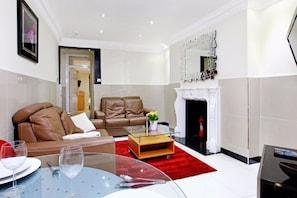 Apartment, 1 Bedroom (Flat 2) | Living area | Flat-screen TV - PML Apartments Gloucester Place (London)