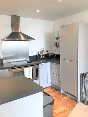 华丽公寓, 2 间卧室, 城市景观 | 私人厨房 | 茶具/咖啡用具、电热水壶