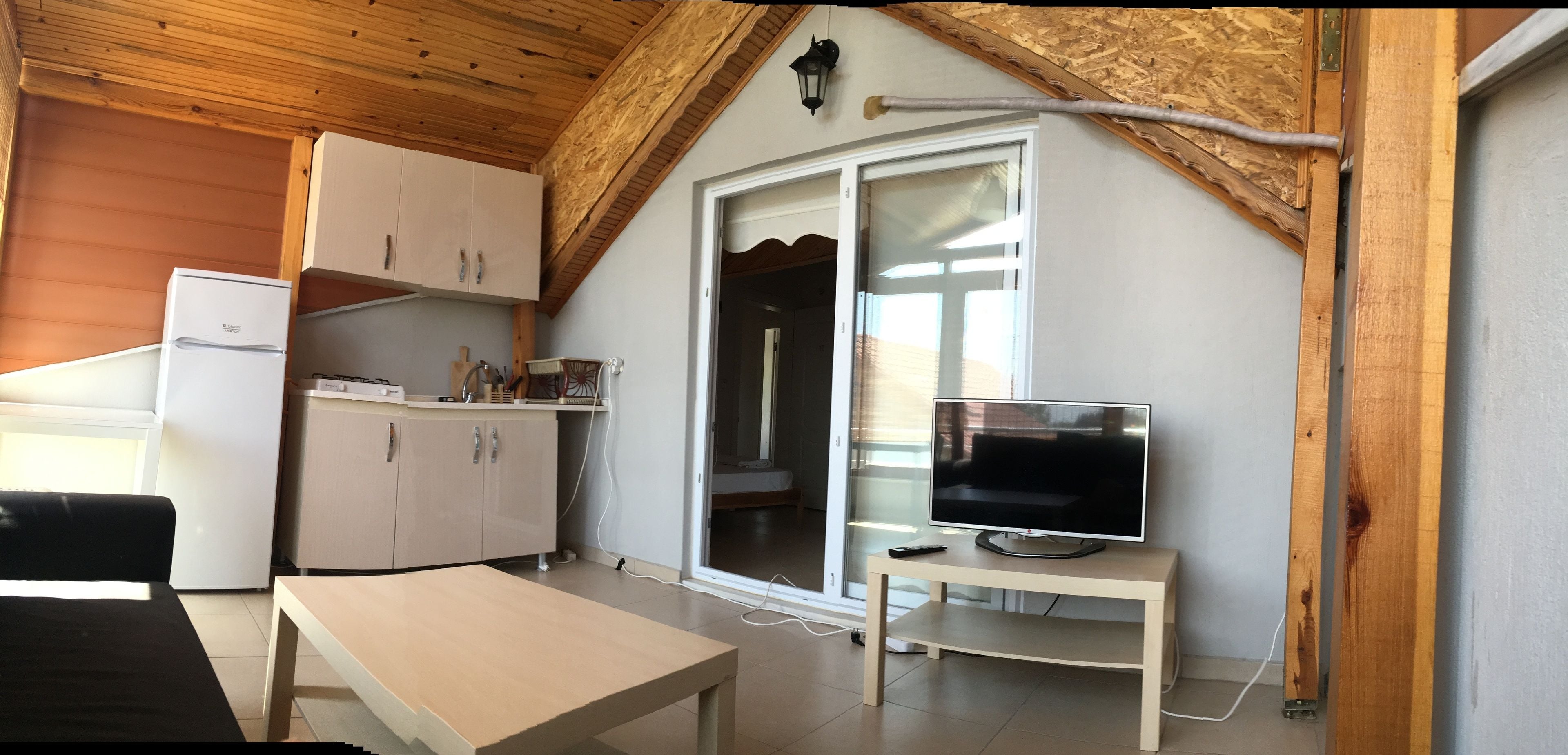Basic Penthouse | Desk, soundproofing, iron/ironing board, free WiFi
