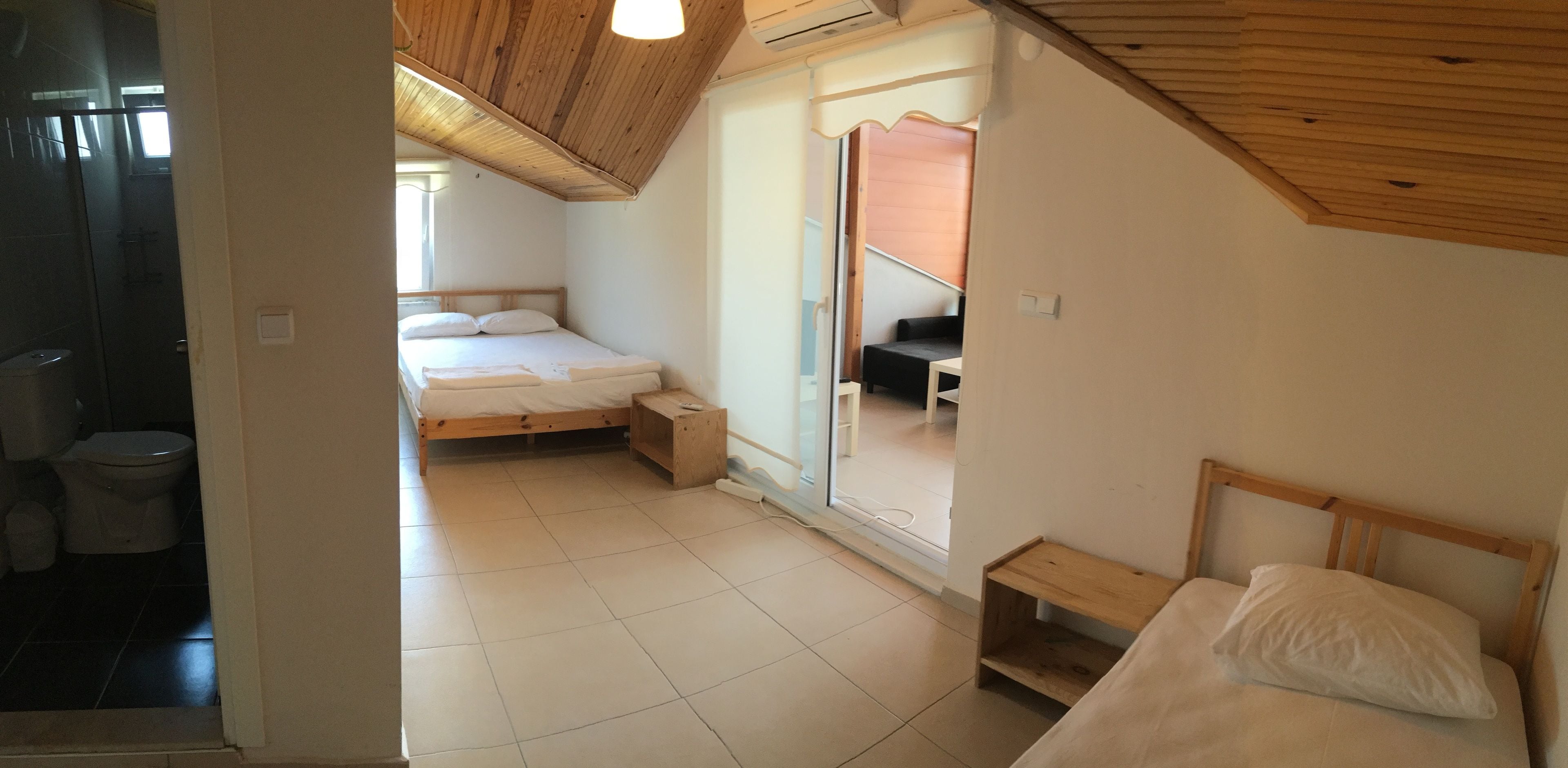 Basic Penthouse | Desk, soundproofing, iron/ironing board (on request), WiFi (free)
