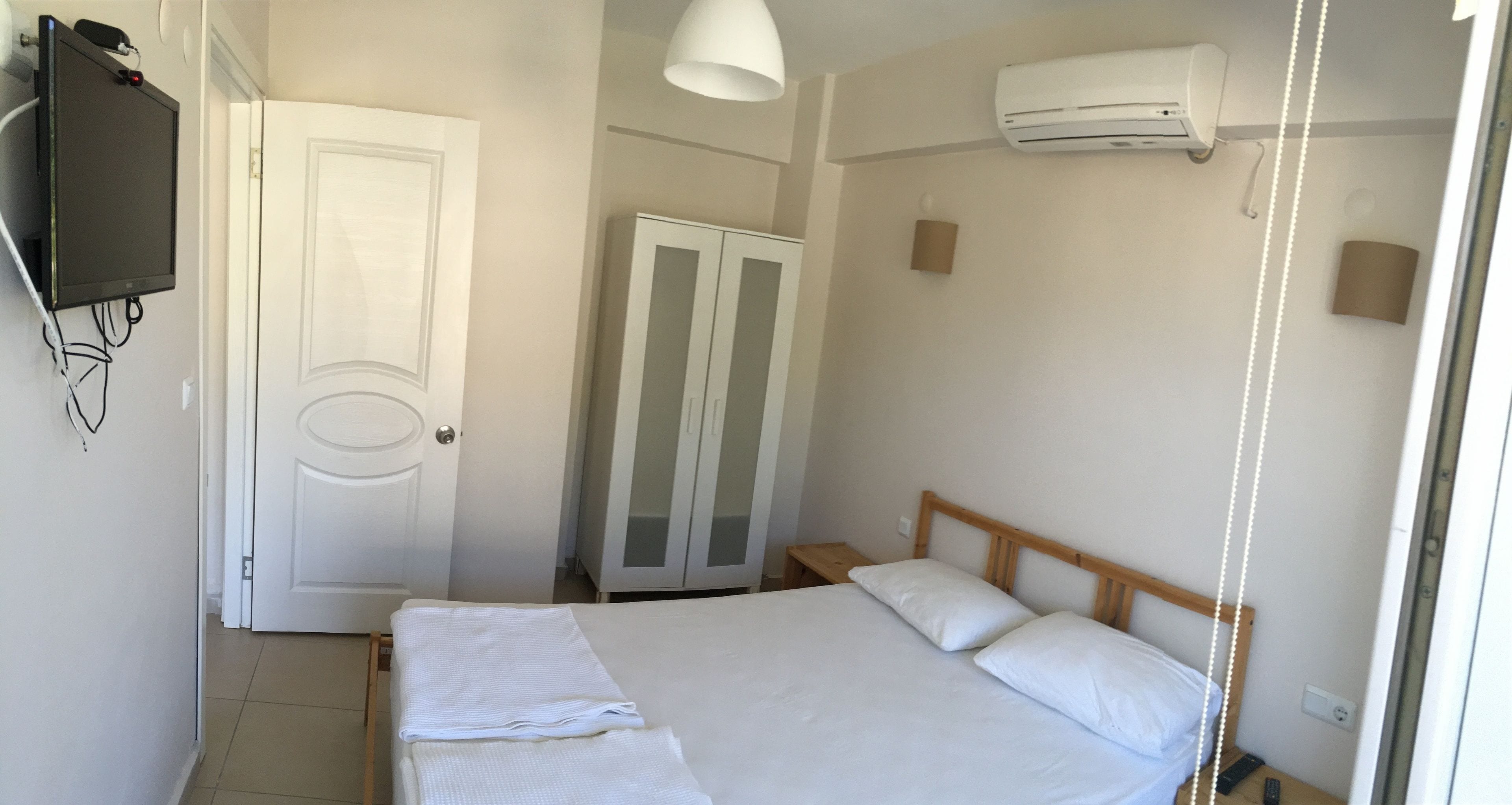Basic Triple Room | Desk, soundproofing, iron/ironing board, free WiFi