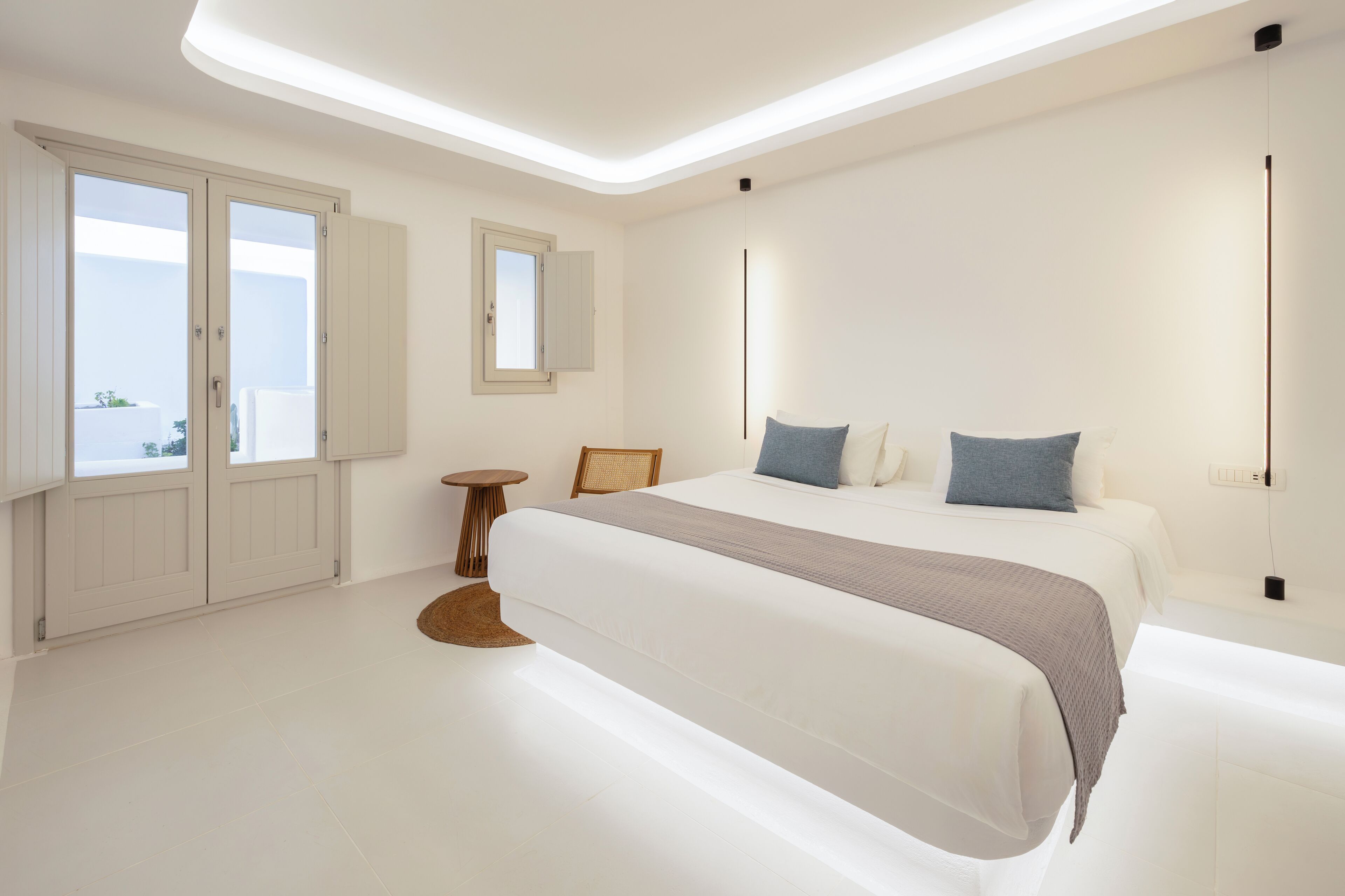 Ropa de cama hipoalergénica y minibar 