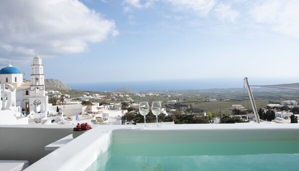 Deluxe Suite, Sea View | Terrace/patio - Santorini Dreams Villas (Santorini)