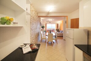 Apartment, 3 Bedrooms, Sea View | Private kitchen | Full-size fridge, stovetop, electric kettle, cookware/dishes/utensils - Apartmani Rasic (Makarska)