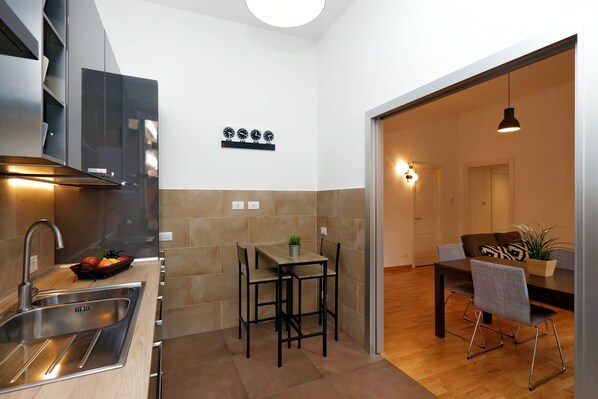 Appartamento, 2 camere da letto | Cucina privata | Frigorifero con congelatore, forno, piano cottura, lavastoviglie