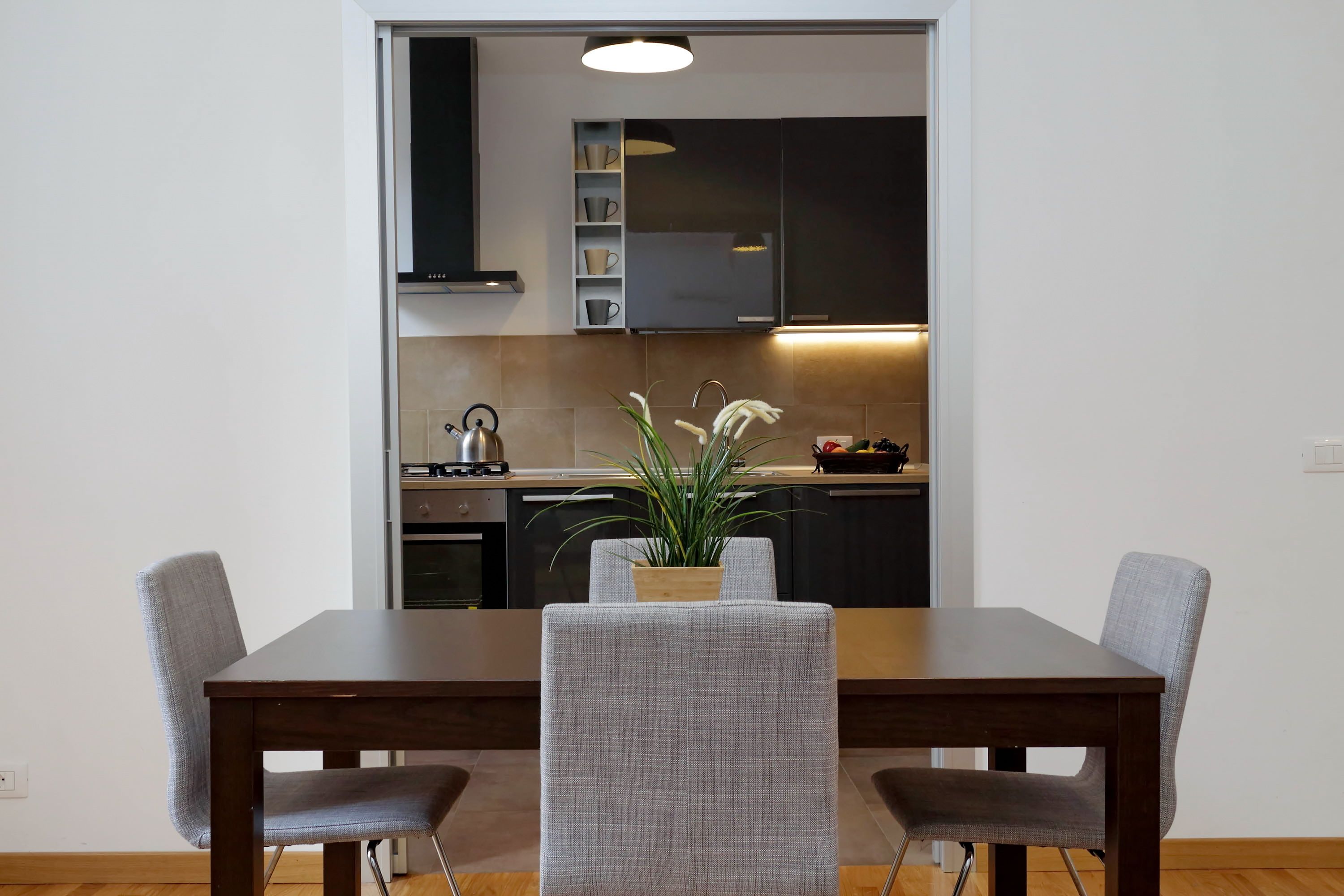 Apartamento, 2 quartos | Opções para refeição no quarto