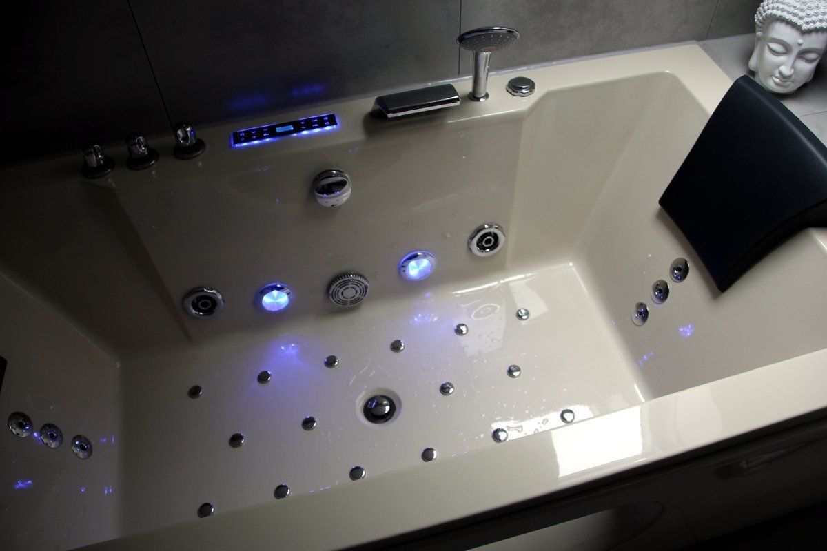 Private spa tub