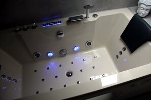 Private spa tub - Solling-Lounge (Holzminden)