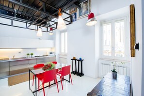 Duplex, 1 Bedroom | Private kitchen | Fridge, microwave, oven, stovetop - Trastevere Charme - My Extra Home (Rome)