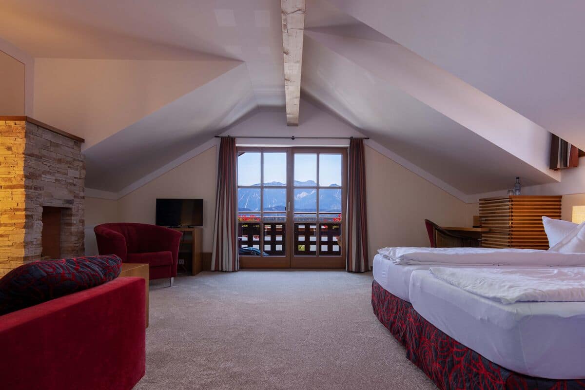 Studio Suite | In-room safe, desk, blackout drapes, soundproofing